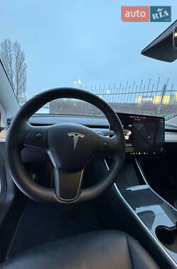 Седан Tesla Model 3 2020 в Киеве