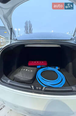 Седан Tesla Model 3 2020 в Киеве