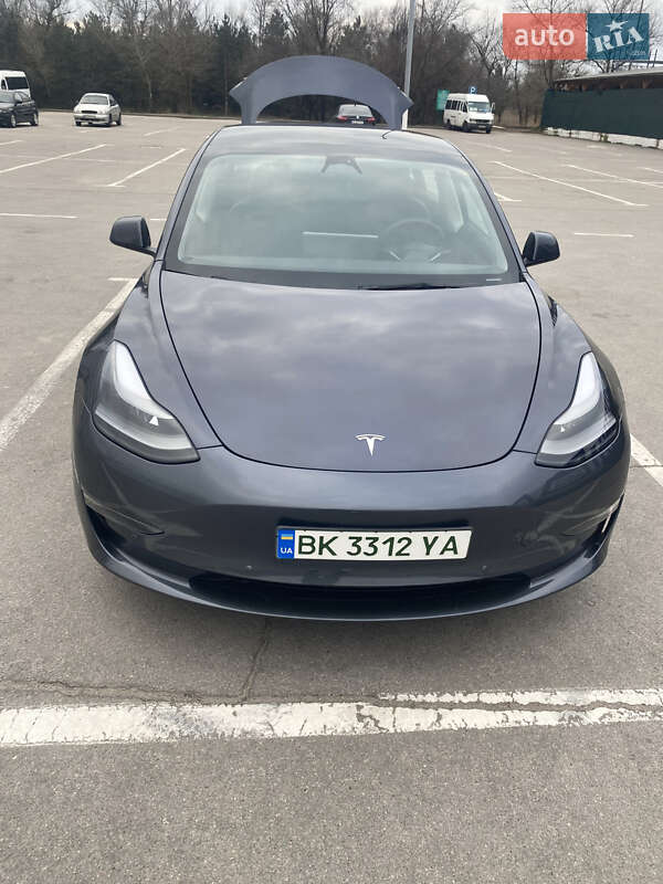 Седан Tesla Model 3 2023 в Дніпрі