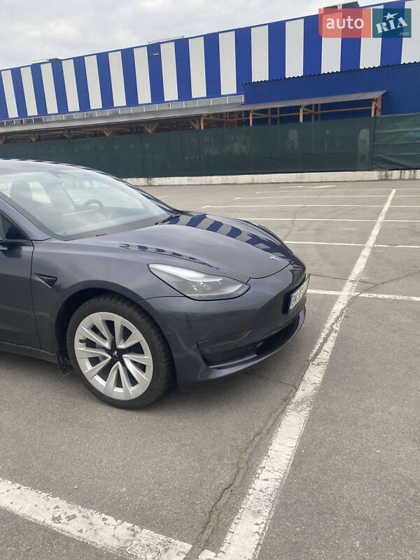 Седан Tesla Model 3 2023 в Дніпрі