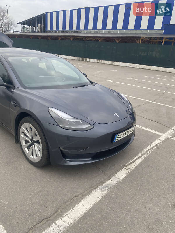 Седан Tesla Model 3 2023 в Дніпрі