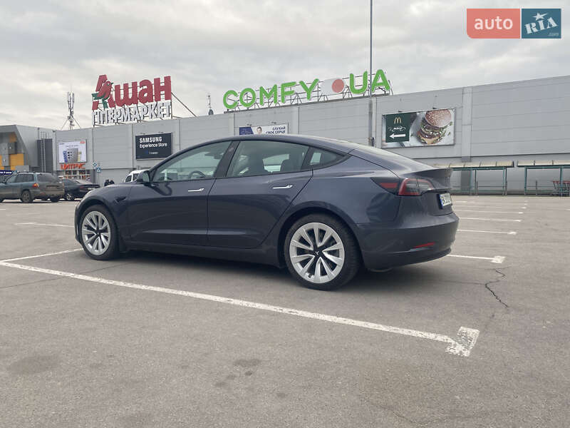 Седан Tesla Model 3 2023 в Дніпрі