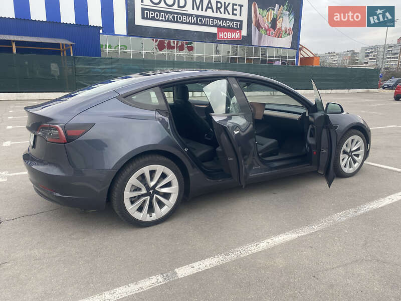 Седан Tesla Model 3 2023 в Дніпрі