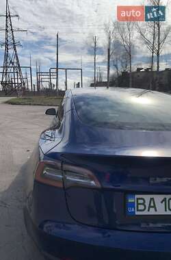 Седан Tesla Model 3 2022 в Кропивницькому