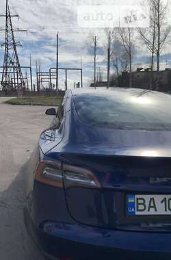 Седан Tesla Model 3 2022 в Кропивницком