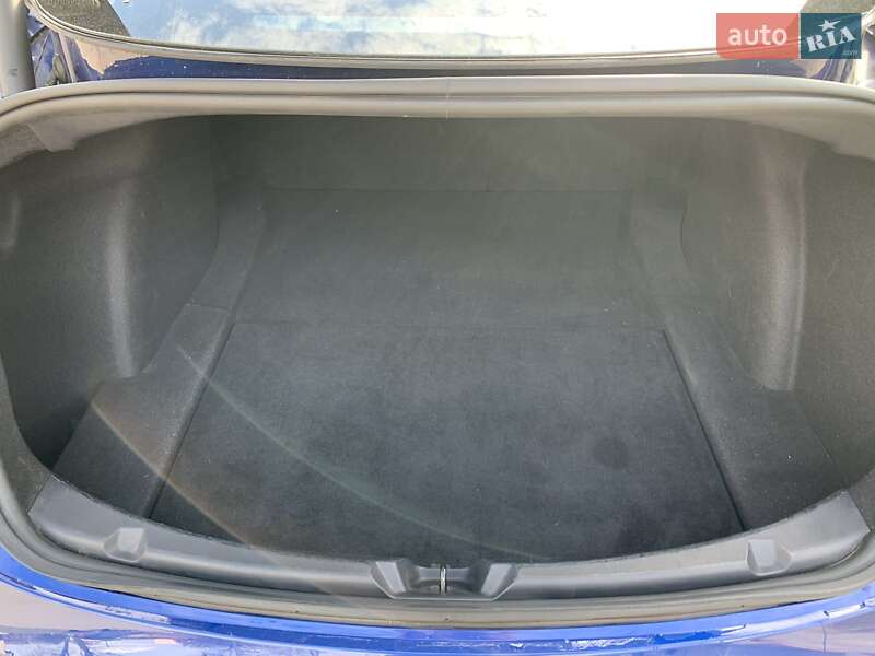 Седан Tesla Model 3 2022 в Кропивницькому