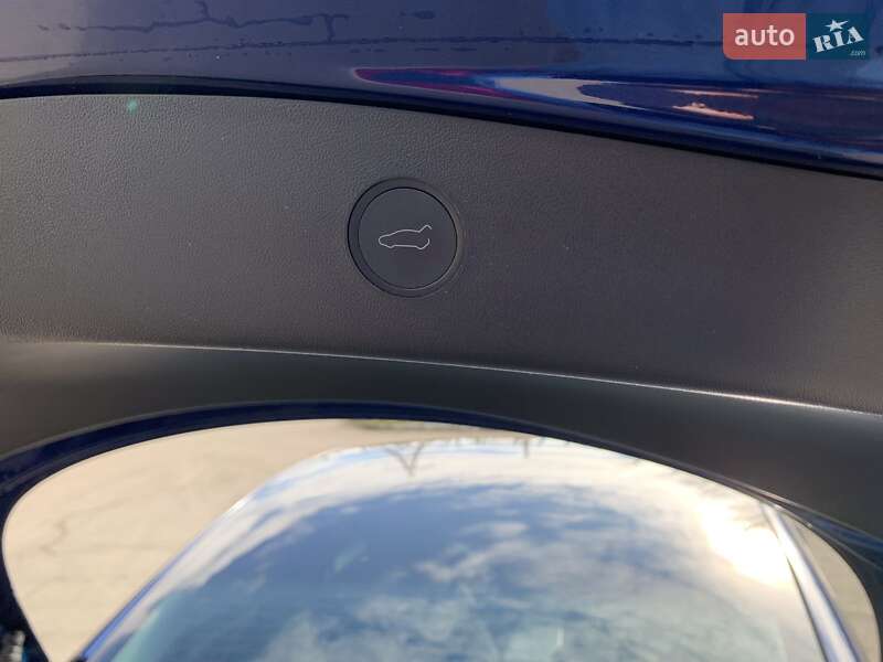 Седан Tesla Model 3 2022 в Кропивницькому