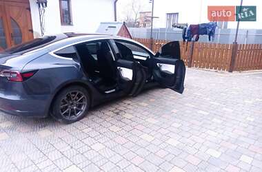 Седан Tesla Model 3 2018 в Львове