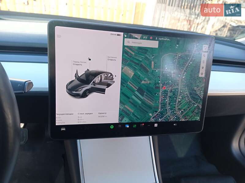 Седан Tesla Model 3 2018 в Львові
