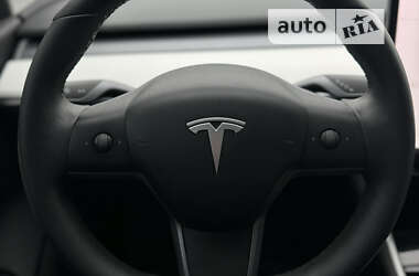 Седан Tesla Model 3 2019 в Львове