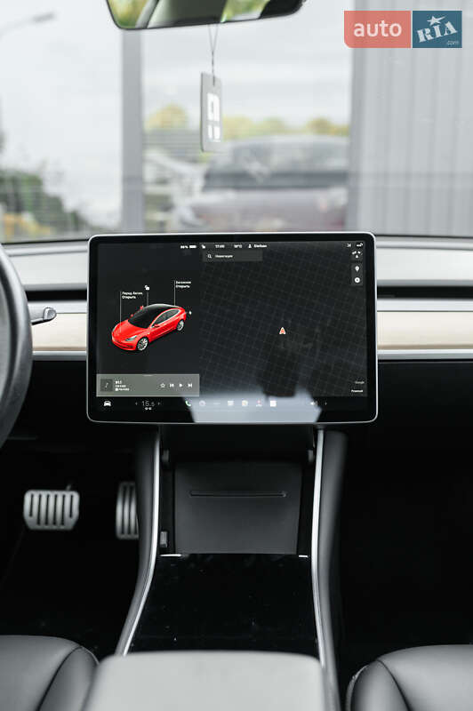 Седан Tesla Model 3 2019 в Львове