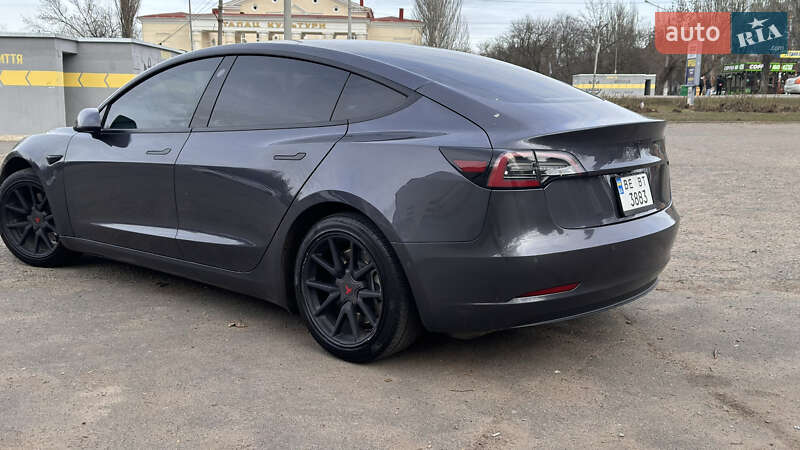Седан Tesla Model 3 2019 в Николаеве