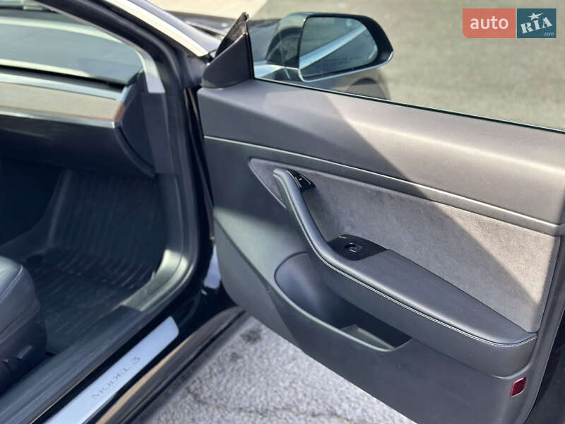 Седан Tesla Model 3 2018 в Днепре