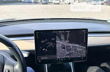 Седан Tesla Model 3 2018 в Дніпрі