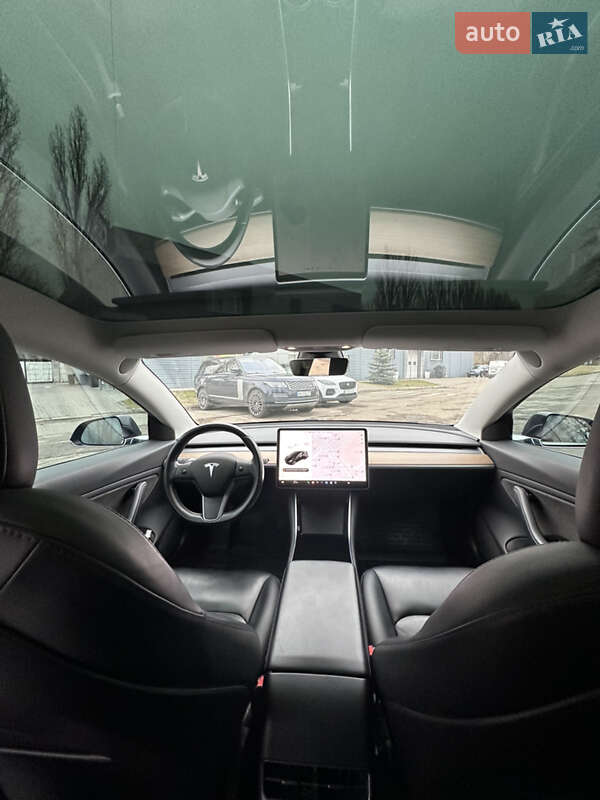 Седан Tesla Model 3 2019 в Киеве