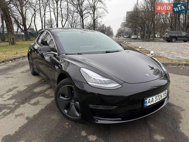 Tesla Model 3 2019