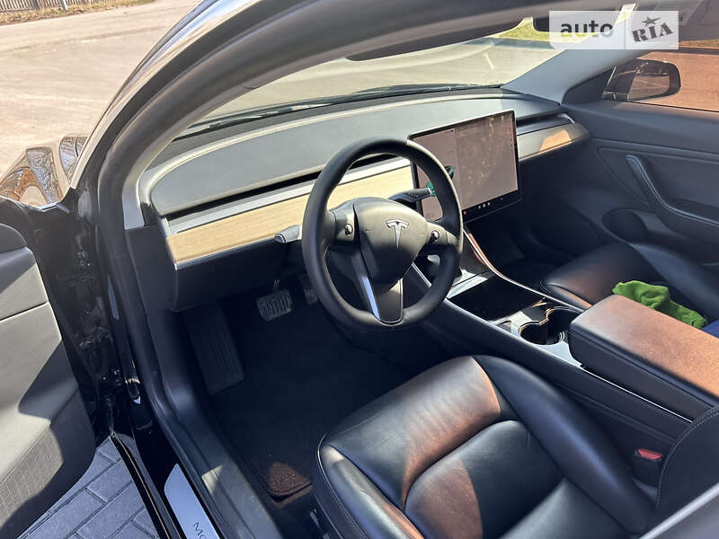 Седан Tesla Model 3 2019 в Хмельницькому