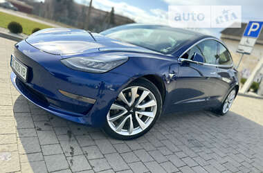Седан Tesla Model 3 2020 в 