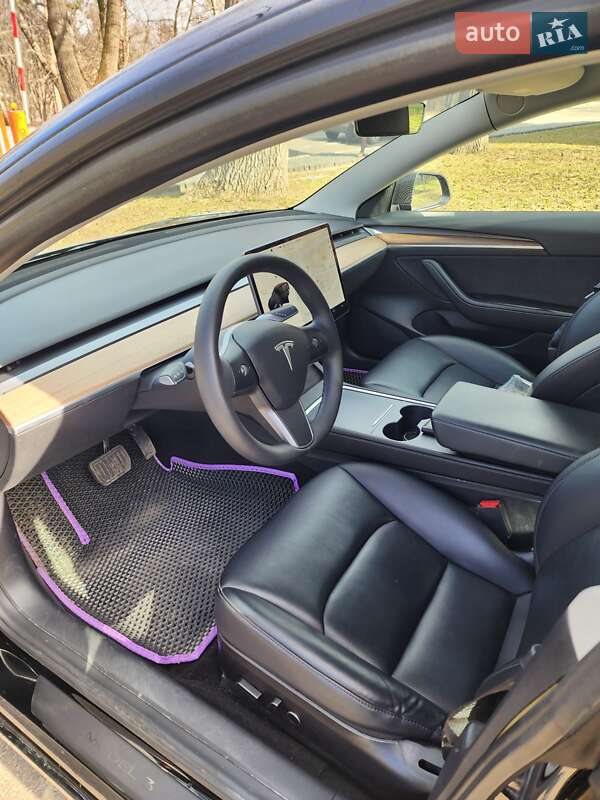 Седан Tesla Model 3 2021 в Киеве
