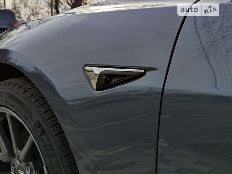 Седан Tesla Model 3 2019 в Киеве