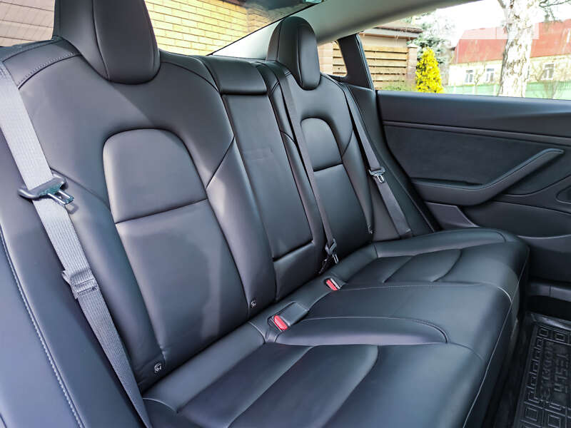 Седан Tesla Model 3 2019 в Киеве