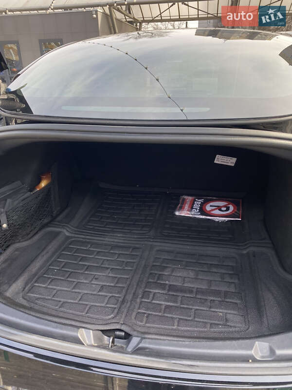 Седан Tesla Model 3 2021 в Днепре