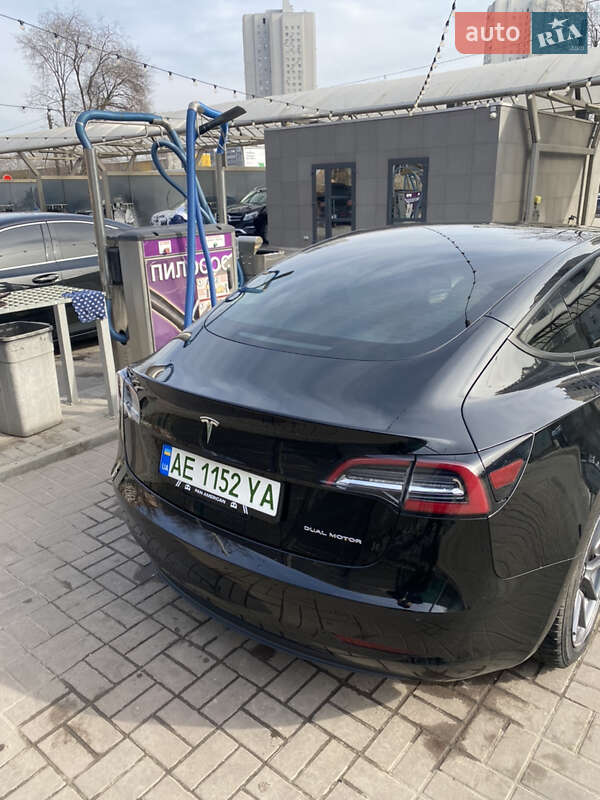 Седан Tesla Model 3 2021 в Днепре
