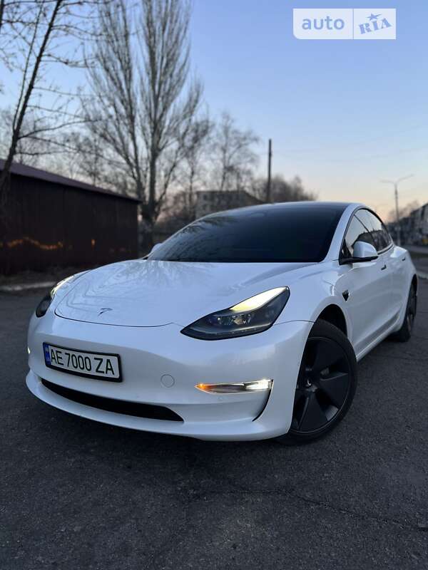 Седан Tesla Model 3 2022 в Павлограде