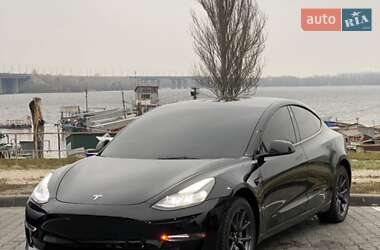 Седан Tesla Model 3 2022 в Днепре