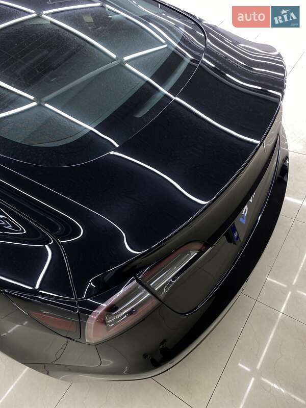 Седан Tesla Model 3 2019 в Киеве