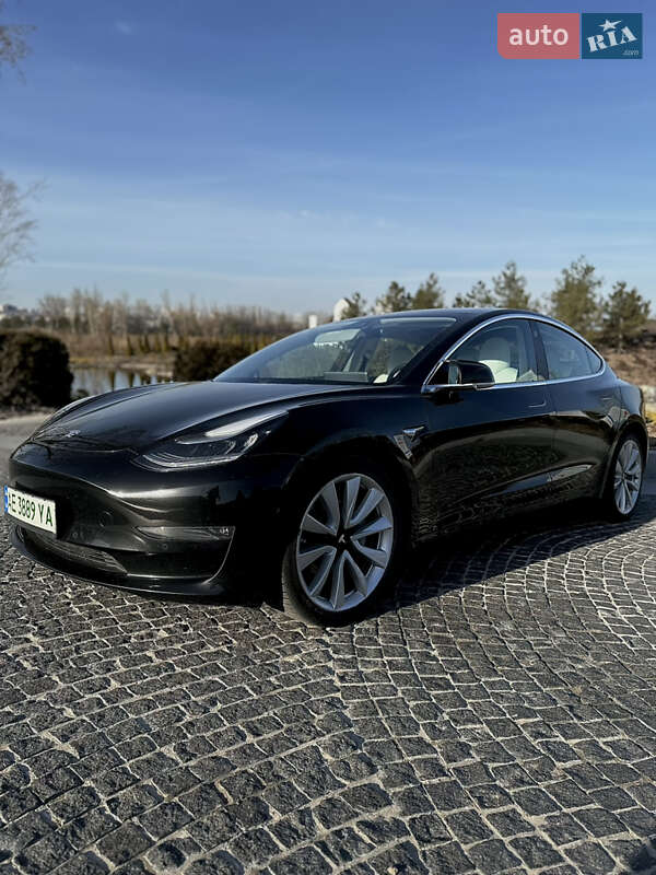 Седан Tesla Model 3 2019 в Дніпрі