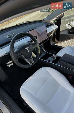 Седан Tesla Model 3 2019 в Дніпрі