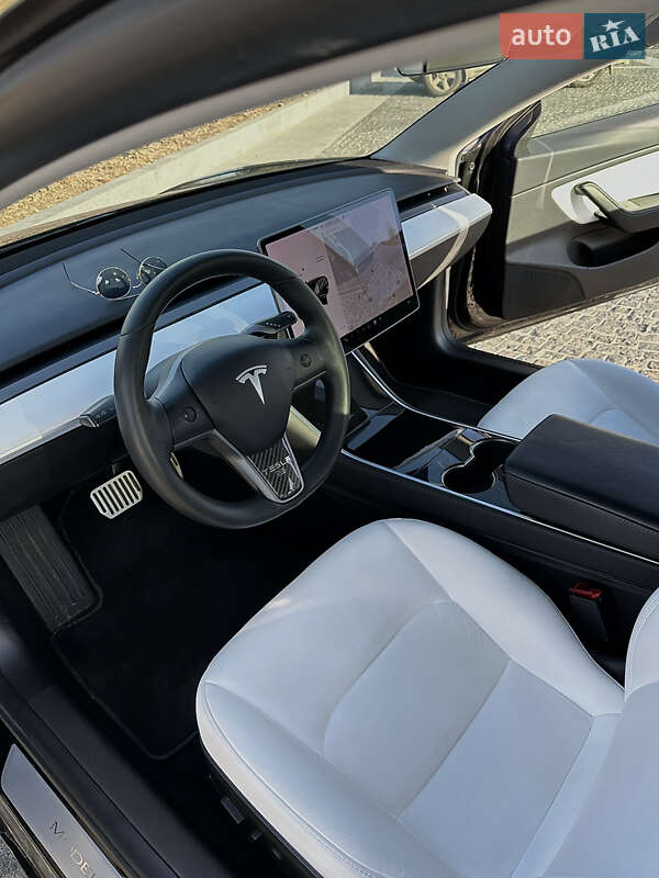 Седан Tesla Model 3 2019 в Дніпрі