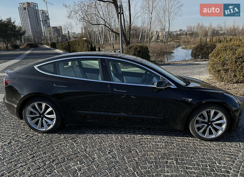 Седан Tesla Model 3 2019 в Дніпрі