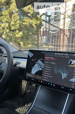 Седан Tesla Model 3 2019 в Кам'янець-Подільському