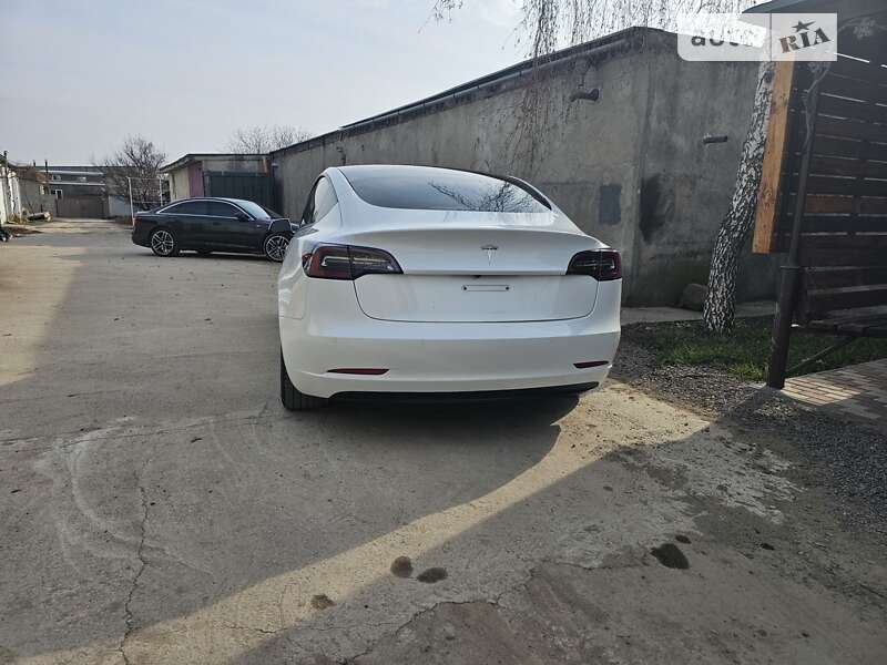 Седан Tesla Model 3 2020 в Одесі