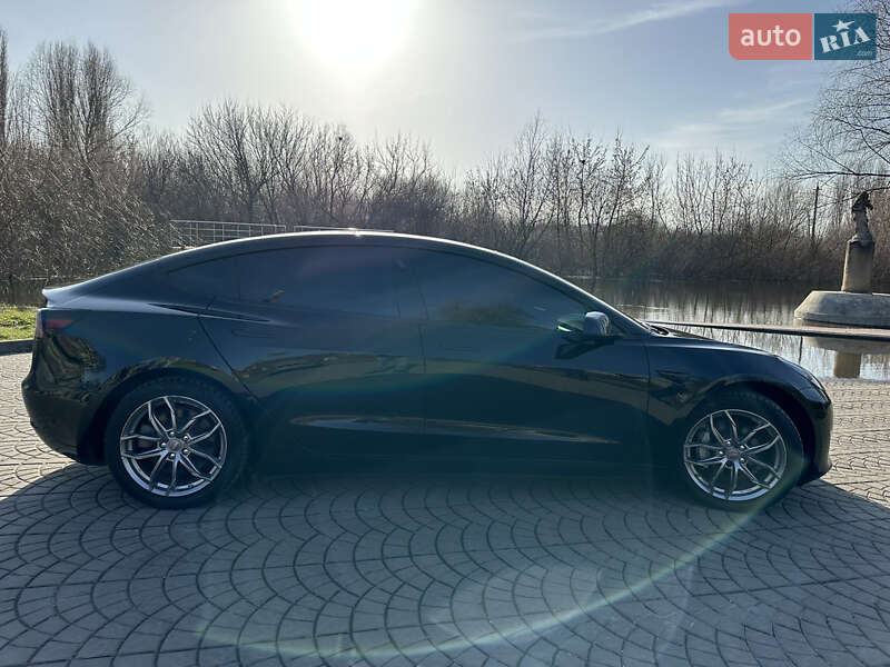 Седан Tesla Model 3 2019 в Луцьку