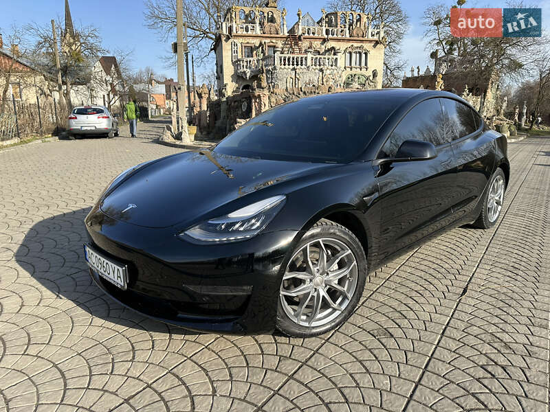 Седан Tesla Model 3 2019 в Луцьку