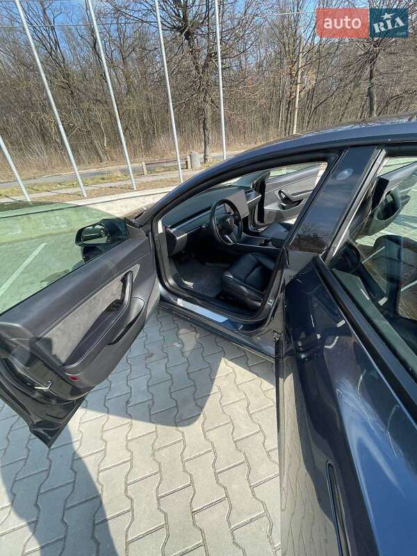 Седан Tesla Model 3 2018 в Вінниці