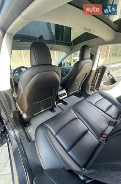 Седан Tesla Model 3 2018 в 