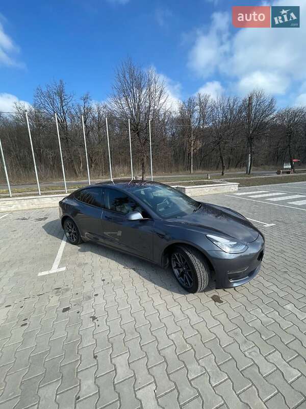 Седан Tesla Model 3 2018 в Вінниці