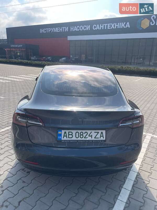 Седан Tesla Model 3 2018 в Вінниці