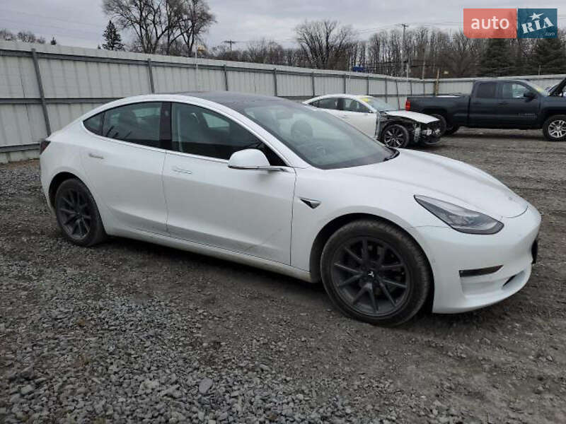 Седан Tesla Model 3 2019 в Одесі
