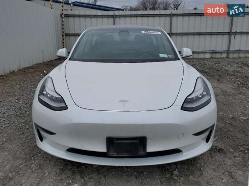Седан Tesla Model 3 2019 в Одесі