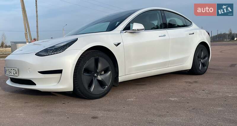 Tesla Model 3 2020