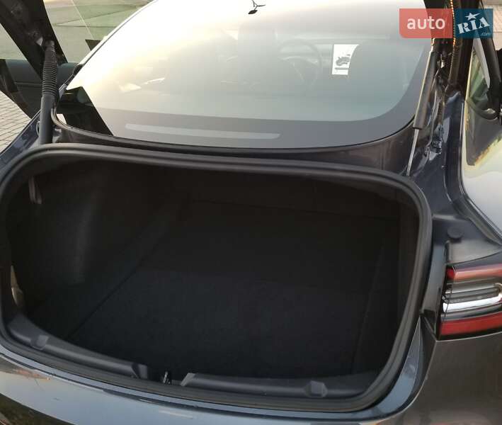 Седан Tesla Model 3 2021 в Тячеві