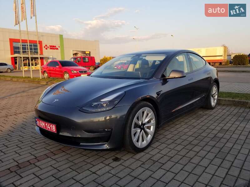 Седан Tesla Model 3 2021 в Тячеві