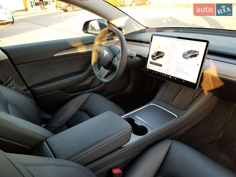 Седан Tesla Model 3 2021 в Тячеві