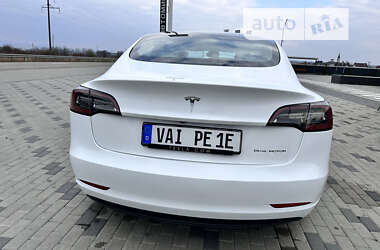 Седан Tesla Model 3 2020 в Хусте