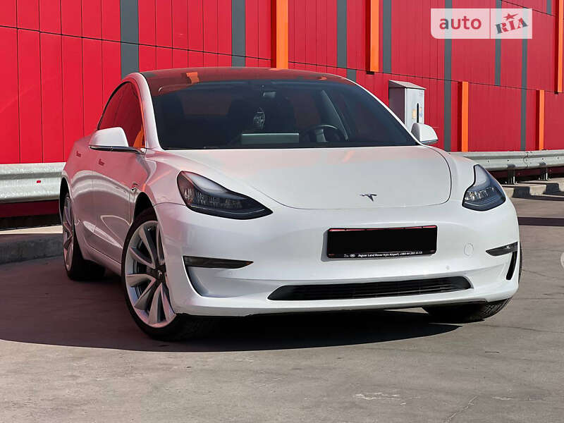 Tesla Model 3 2018
